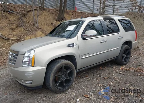 2011 Cadillac Escalade Premium z USA, uszkodzony, nr VIN 1GYS4CEF1BR160800
